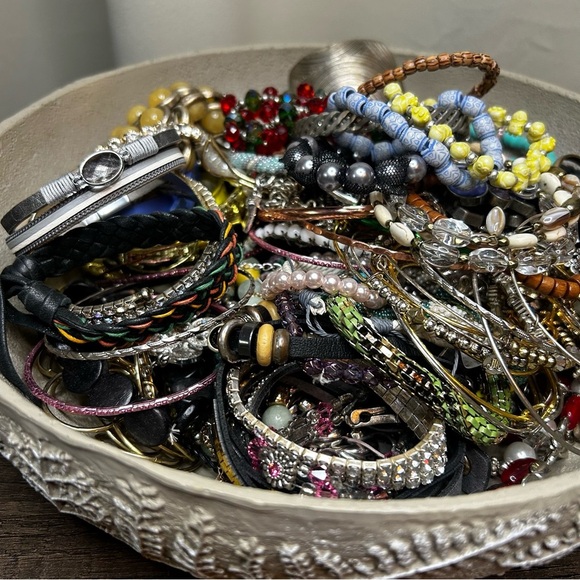150 Assorted Vintage to Modern Bracelet Bundle - Picture 2 of 6